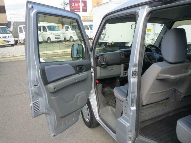 MINICAB VAN