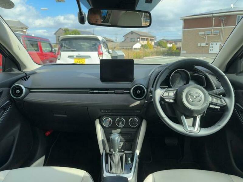 MAZDA2