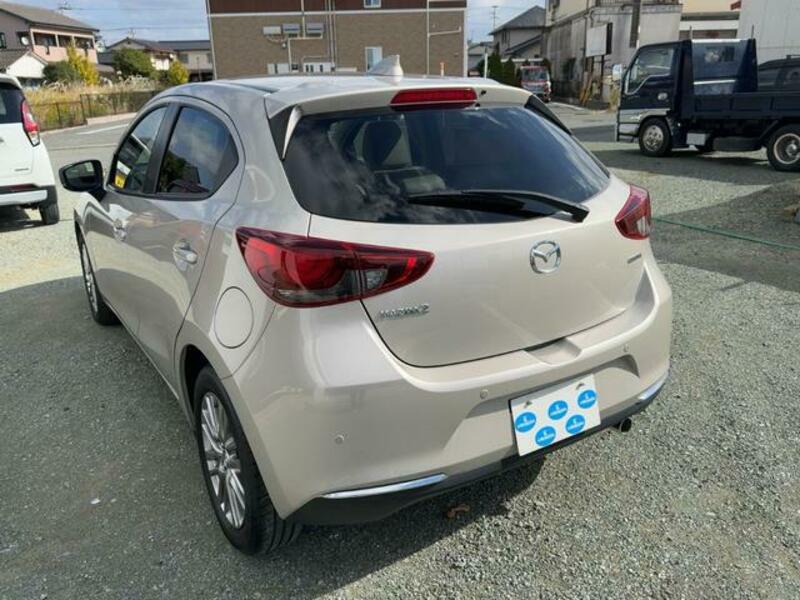 MAZDA2