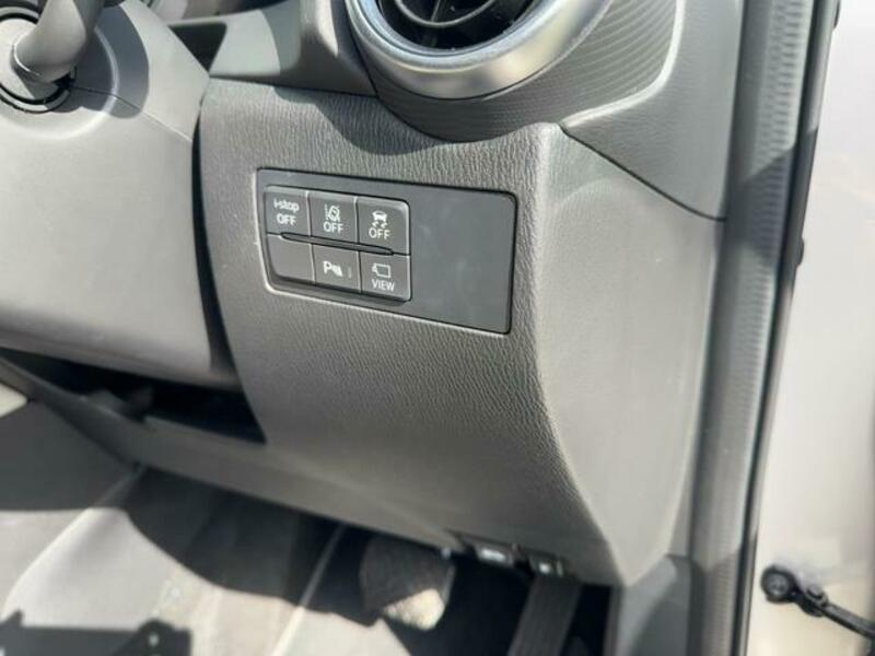 MAZDA2