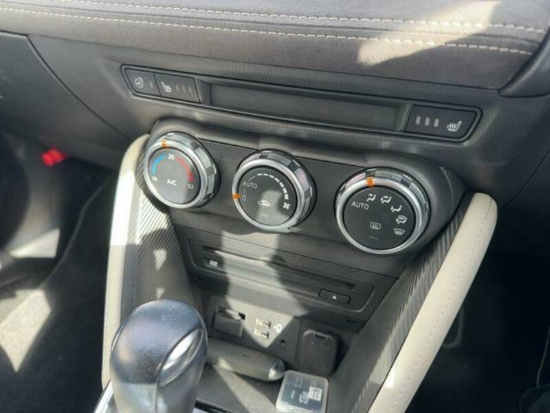 MAZDA2