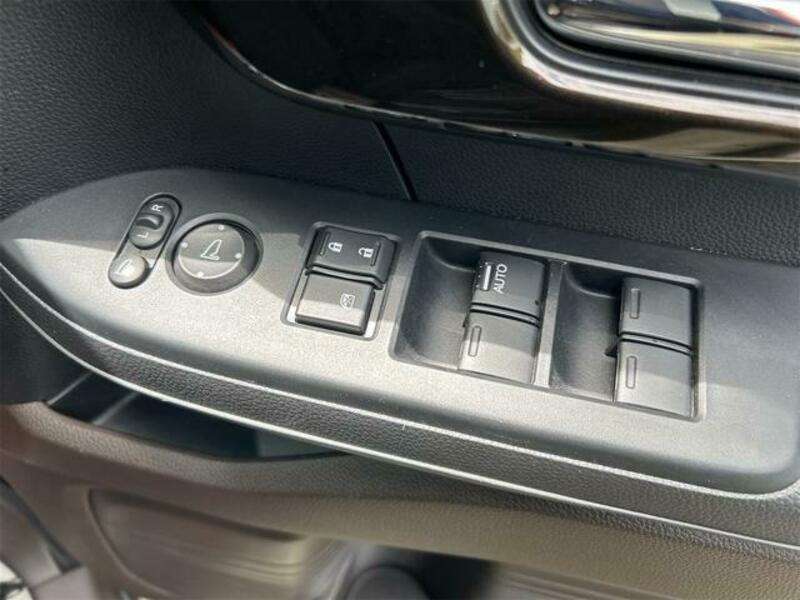 N BOX