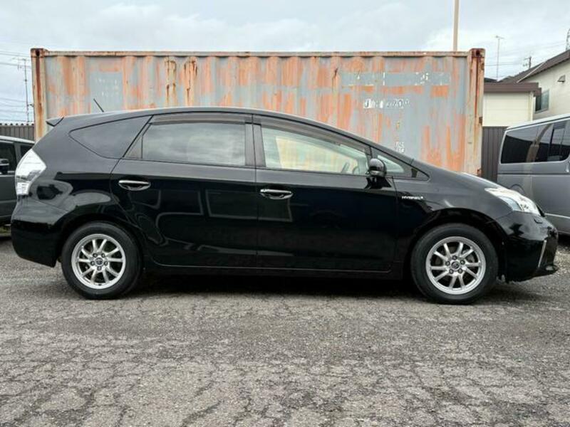 PRIUS ALPHA