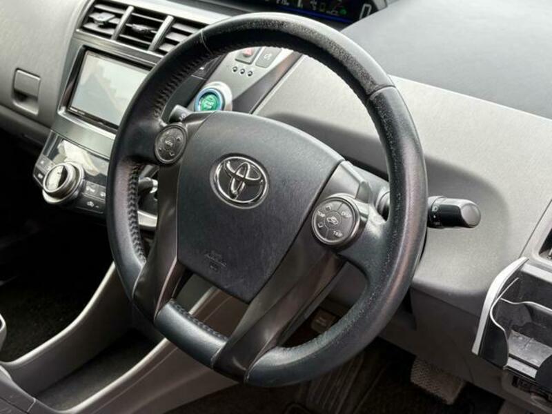 PRIUS ALPHA