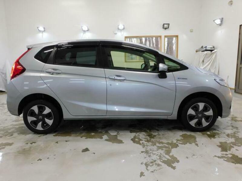 FIT HYBRID