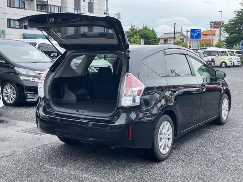 PRIUS ALPHA
