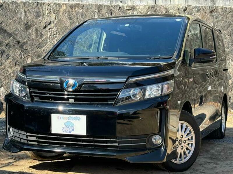 TOYOTA VOXY