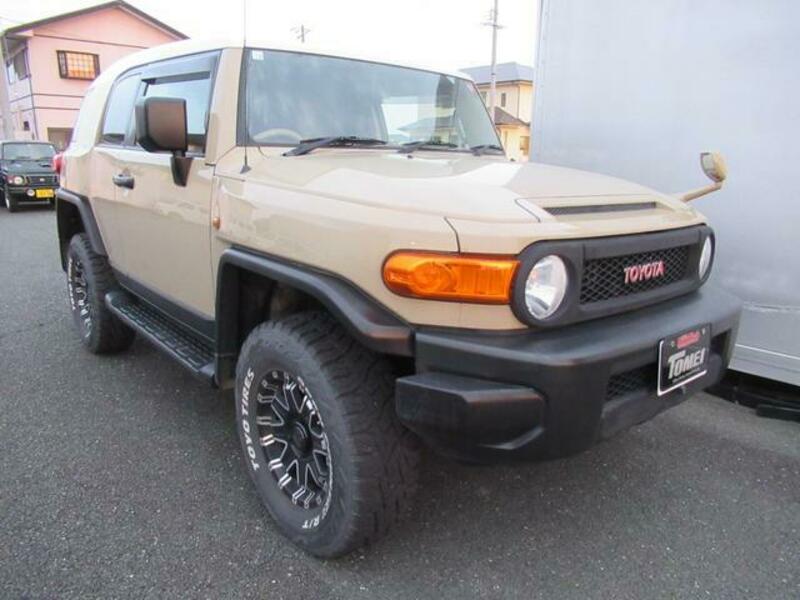 TOYOTA FJ CRUISER