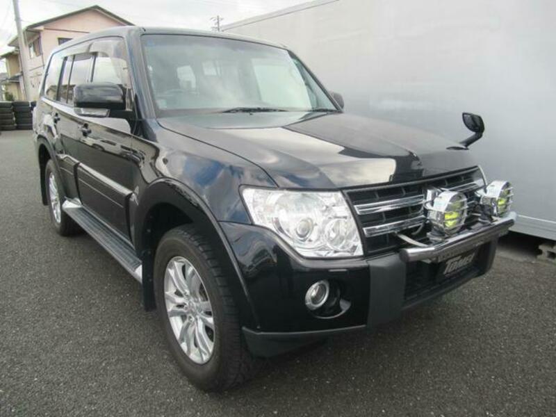 MITSUBISHI PAJERO