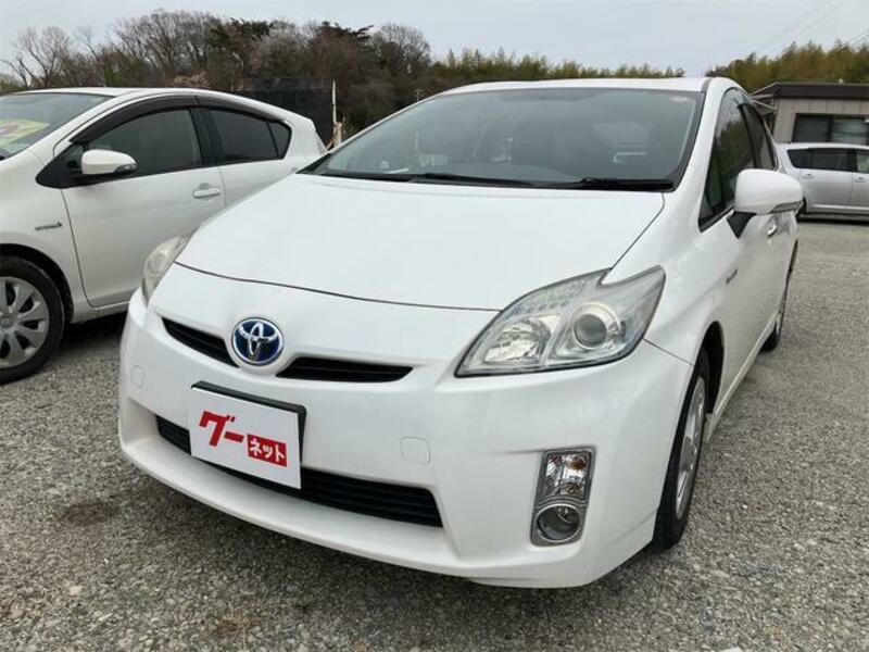 TOYOTA PRIUS