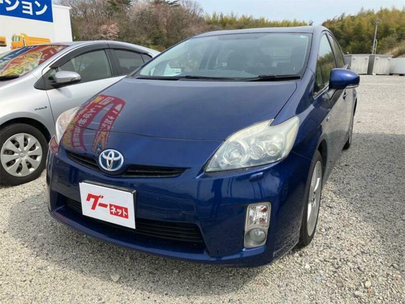TOYOTA PRIUS