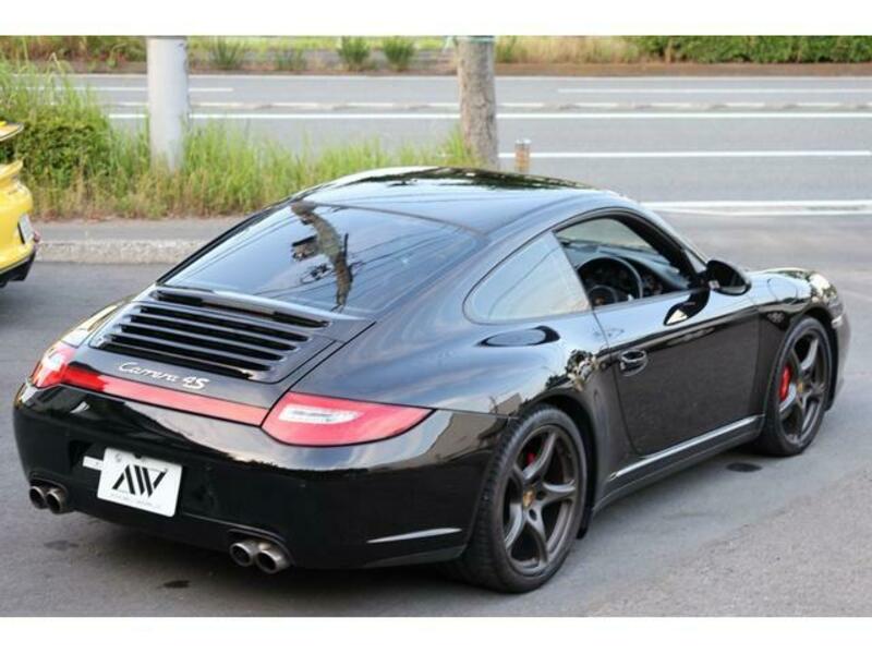 911