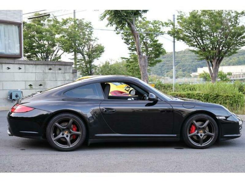 911
