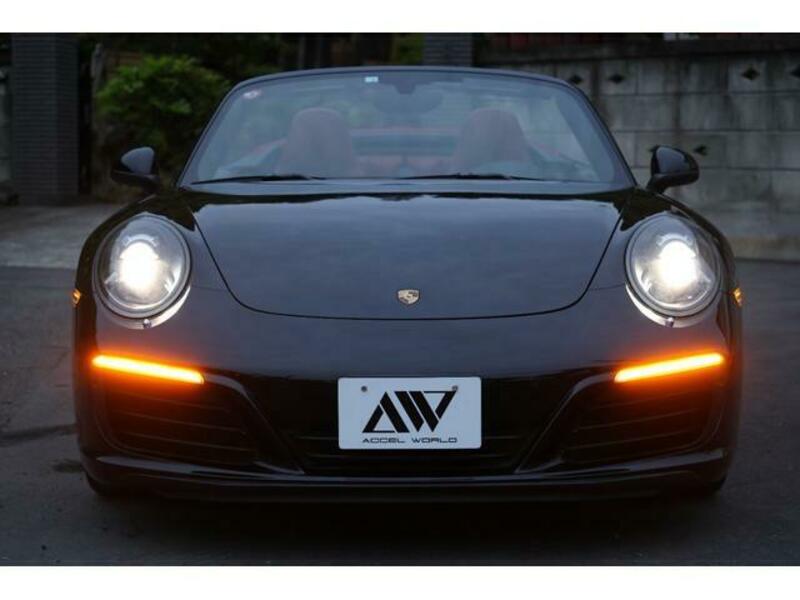 911