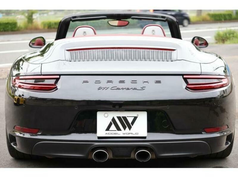 911