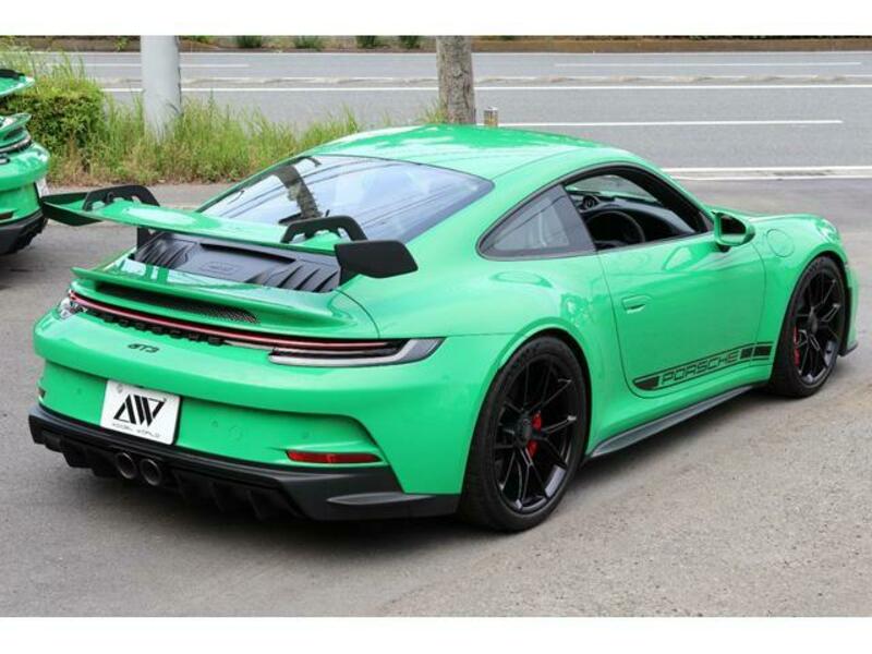 911