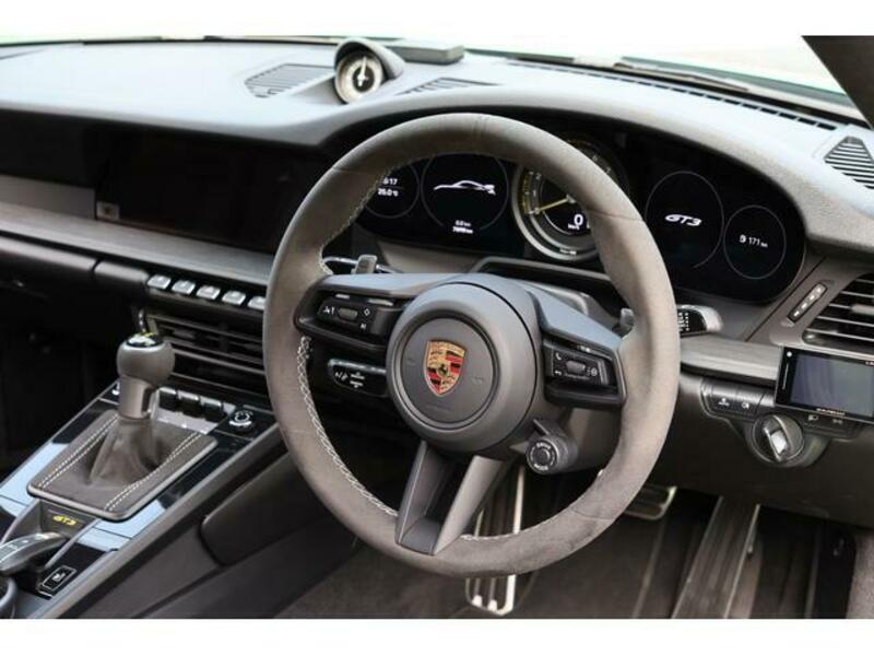 911