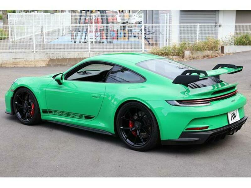911