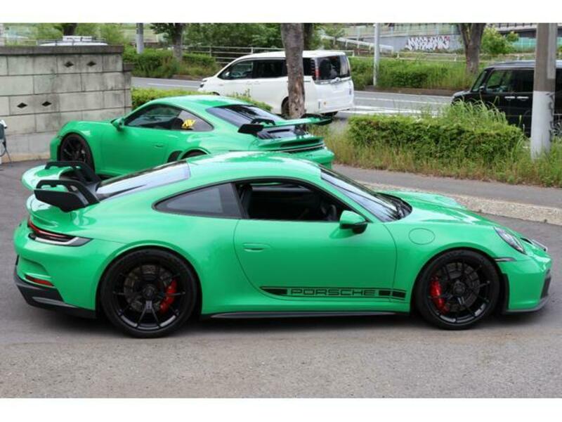 911