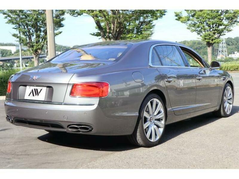 FLYING SPUR