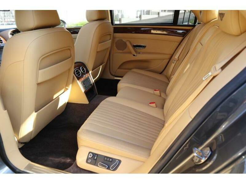 FLYING SPUR