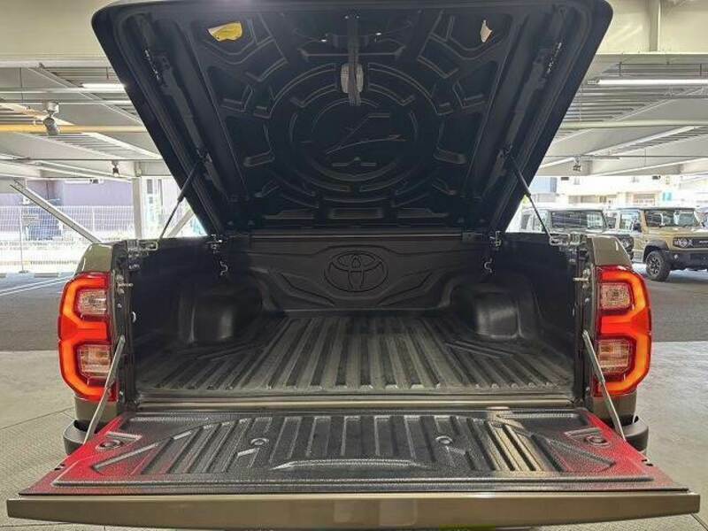HILUX
