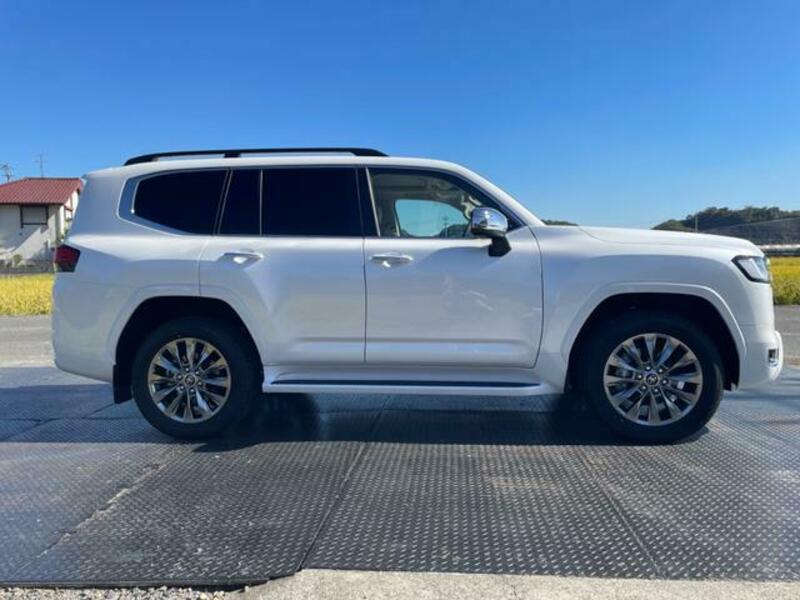 LAND CRUISER