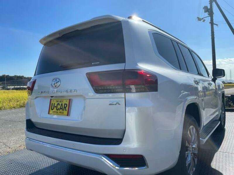LAND CRUISER