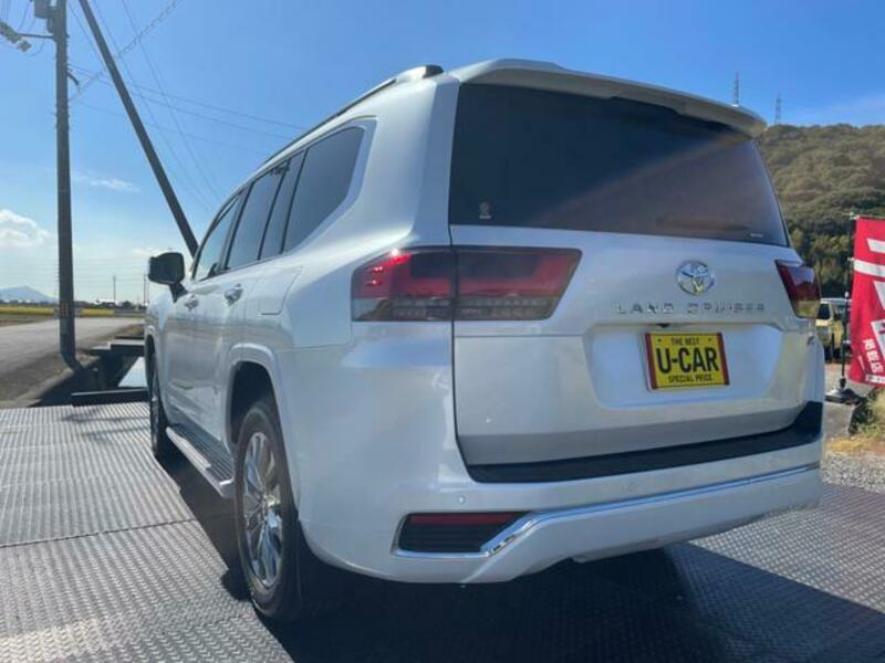 LAND CRUISER