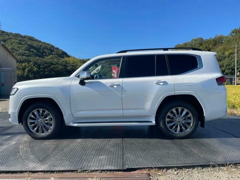LAND CRUISER