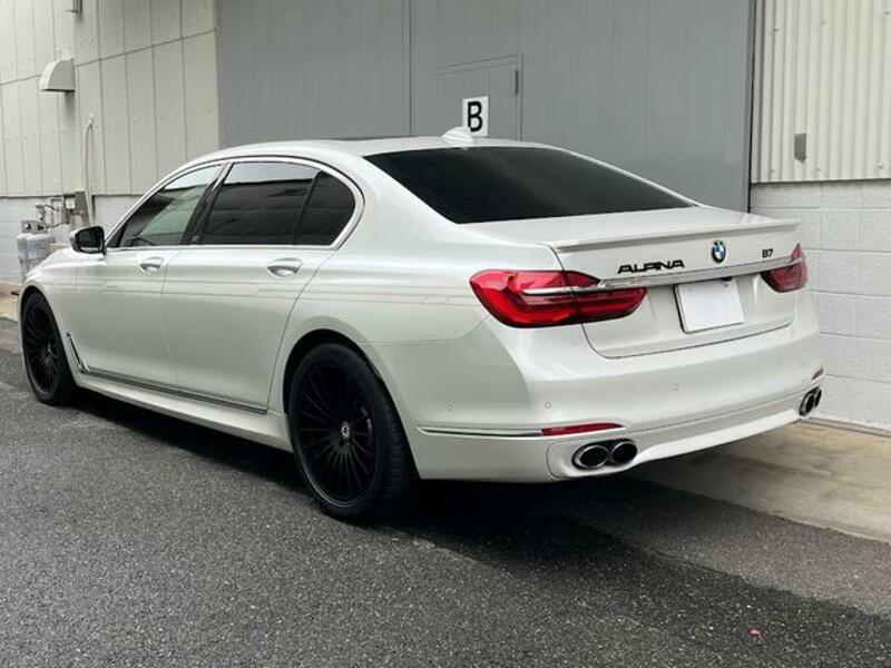 B7