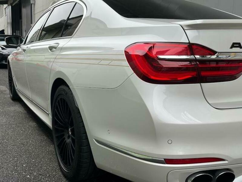 B7