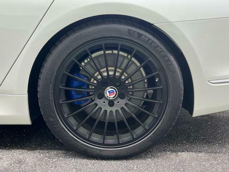 B7