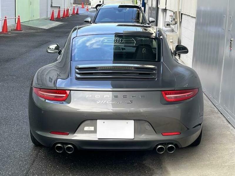 911