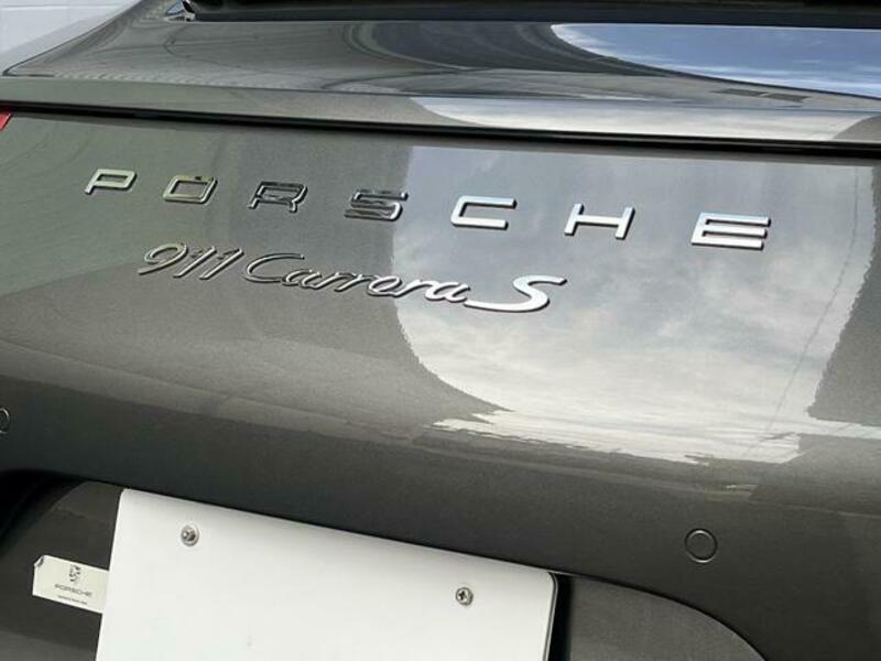 911