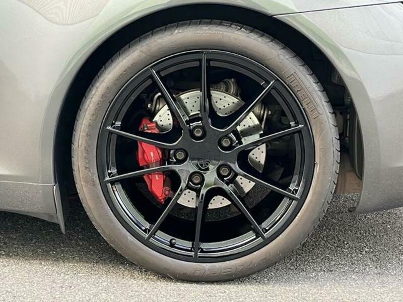 911
