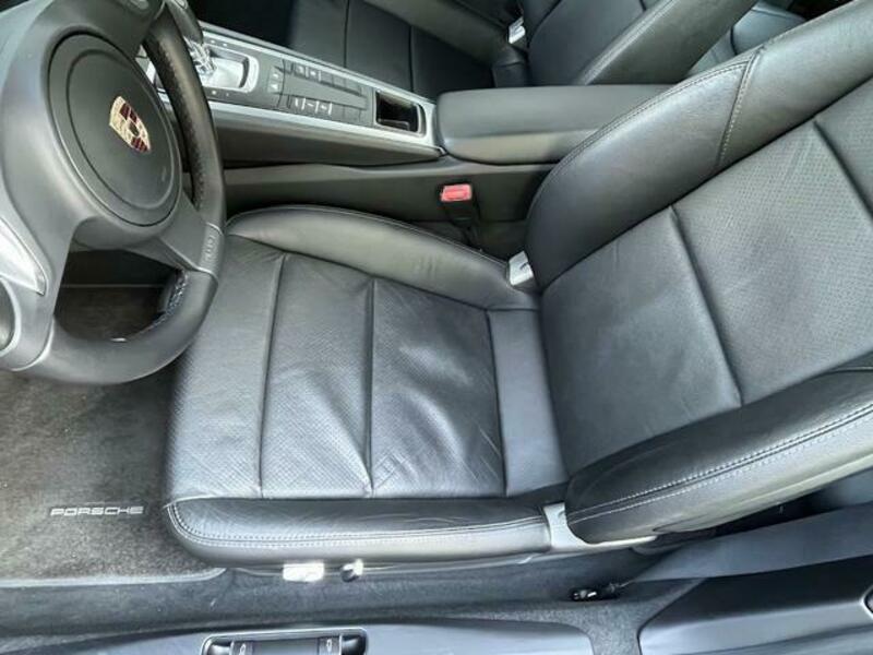 911