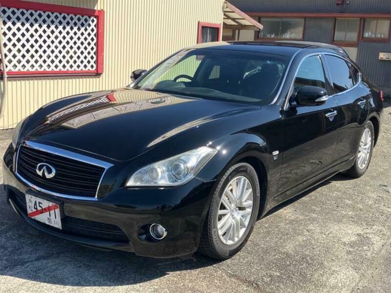 NISSAN FUGA