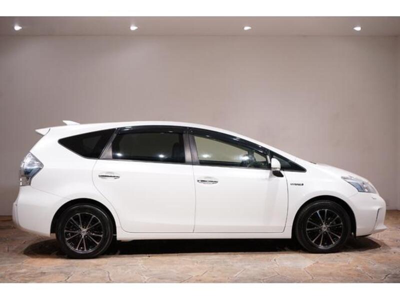PRIUS ALPHA
