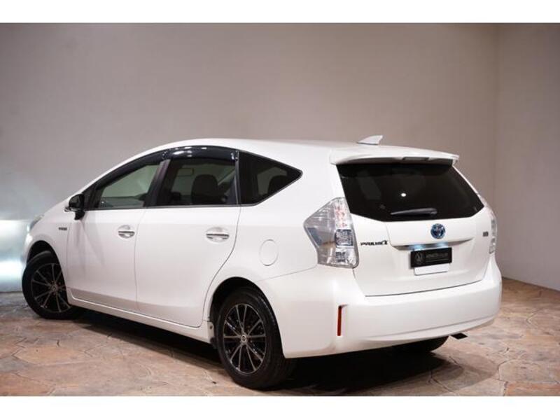 PRIUS ALPHA