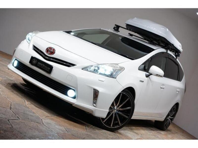 PRIUS ALPHA