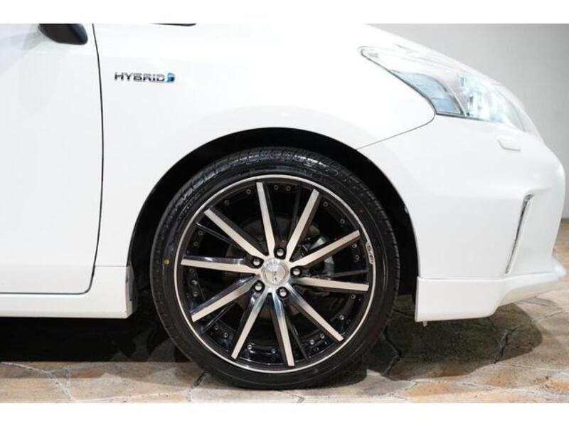 PRIUS ALPHA