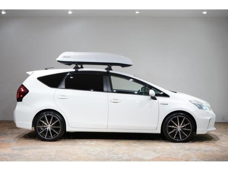 PRIUS ALPHA