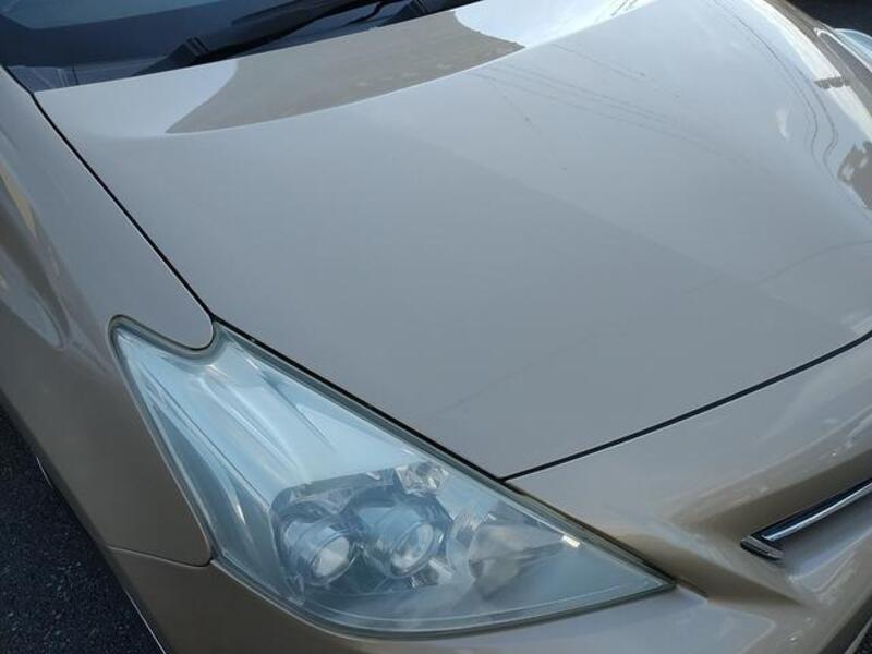 PRIUS ALPHA