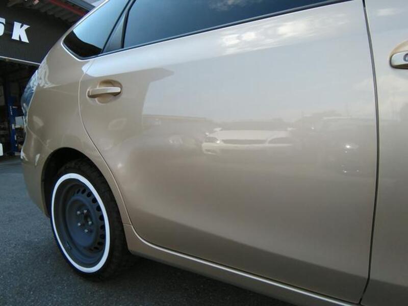 PRIUS ALPHA