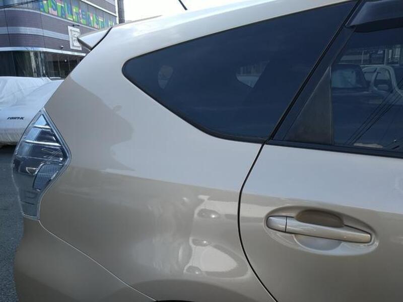 PRIUS ALPHA