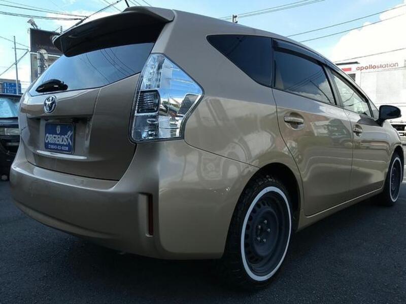 PRIUS ALPHA