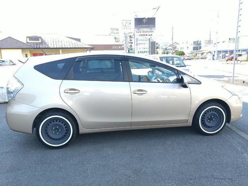 PRIUS ALPHA