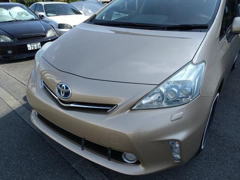 PRIUS ALPHA
