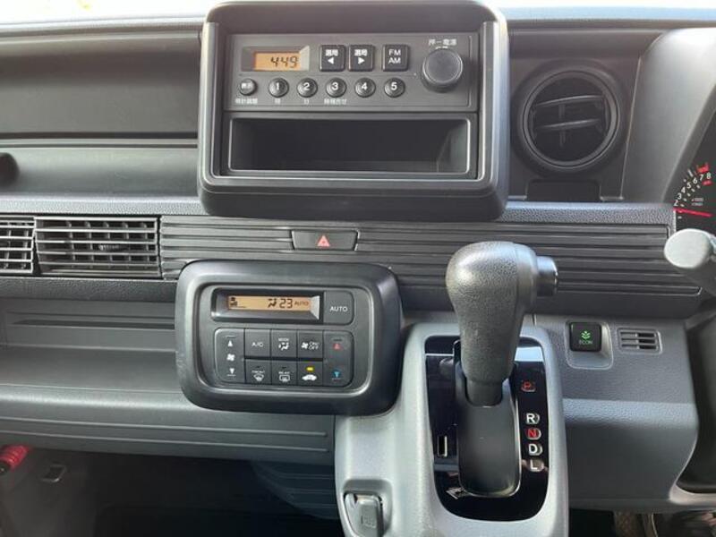 N-VAN